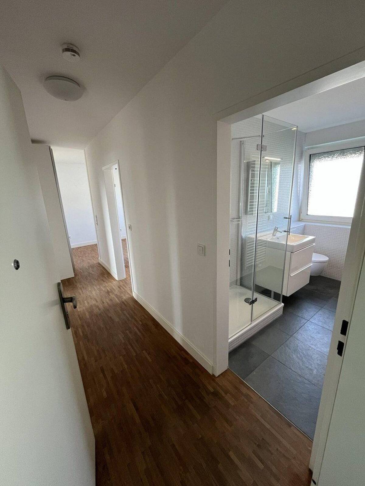 Modernisierte, helle 2-Zimmer-Wohnung mit Wohnküche – 68519 Viernheim – Bild 1 von 9