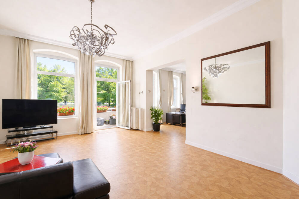 Bezugsfreie 5-Zimmer-Wohnung mit Sauna und Balkon nahe dem KaDeWe – Berlin – Bild 1 von 9