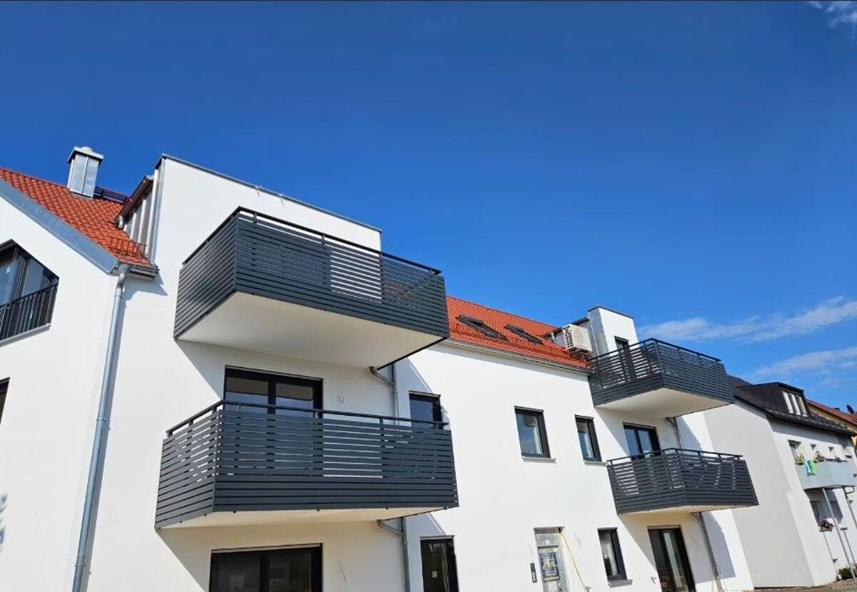Schöne 2-Zimmer-Wohnung mit Top-Lage in Regensburg zu vermieten – 93059 Regensburg – Bild 1 von 5