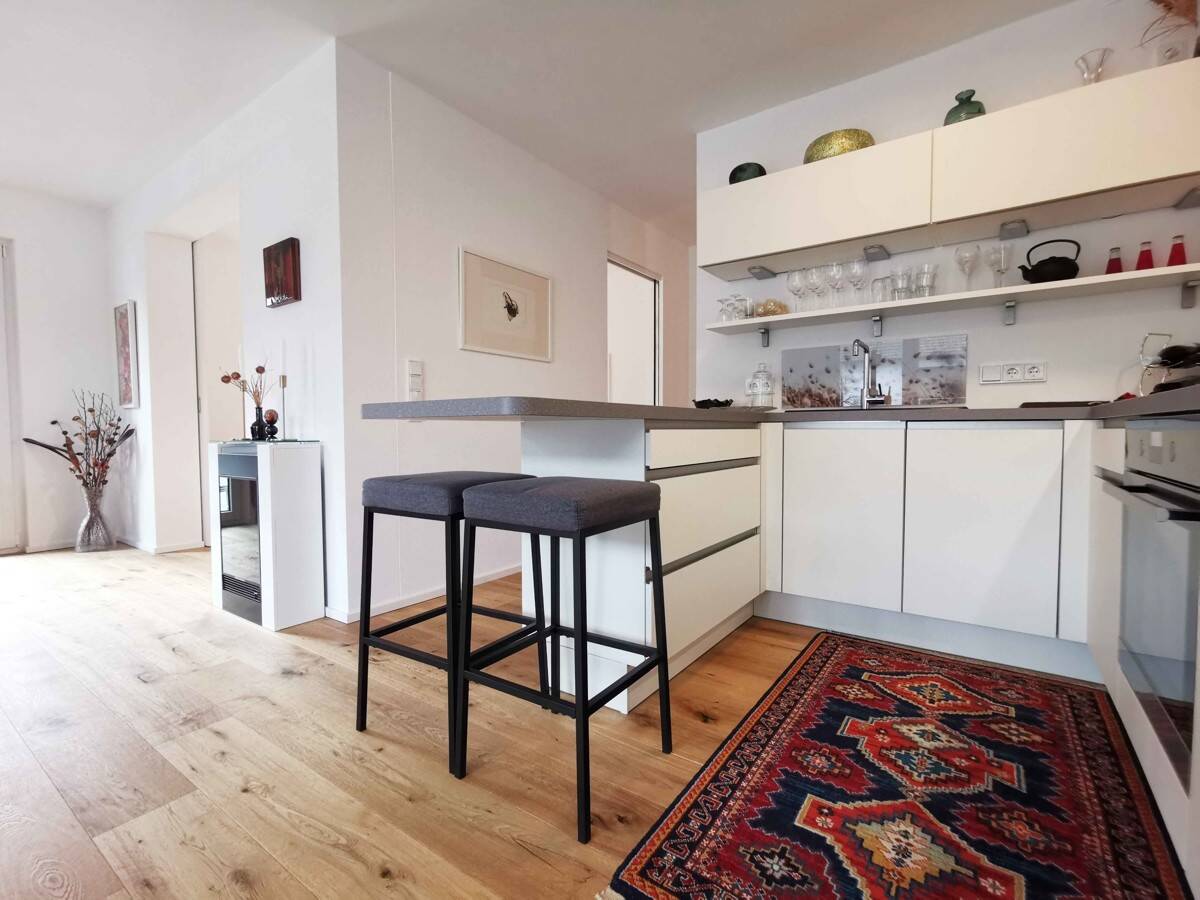 Großzügiges 3-Zimmer-Luxus-Appartement mit offenem Wohnkonzept und zwei Bädern – München – Vorschaubild 5