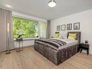 Erstbezug nach Sanierung | Stilvolle 3-Zimmer-Endetagenwohnung mit Loggia in Hamburg-Sasel – 22395 Hamburg – Vorschaubild 5