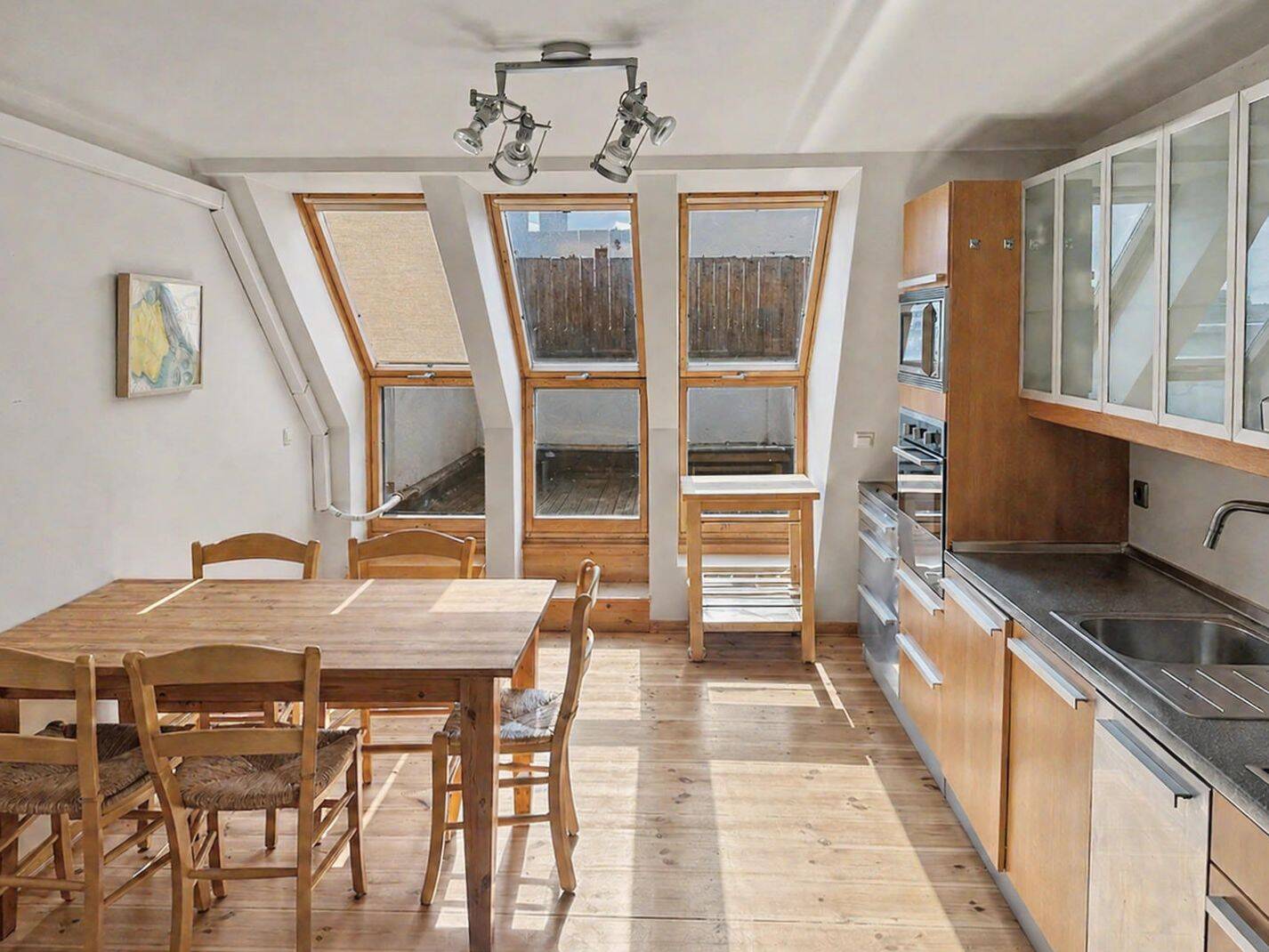 Mit Blick auf die Berliner Skyline - Dachgeschossmaisonette mit zwei Terrassen in Berlin-Mitte – Berlin – Vorschaubild 4