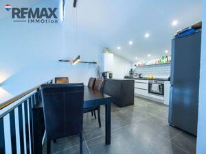 Schöne Maisonette Wohnung mit Wintergarten, Dachterrasse & TG-Stellplatz