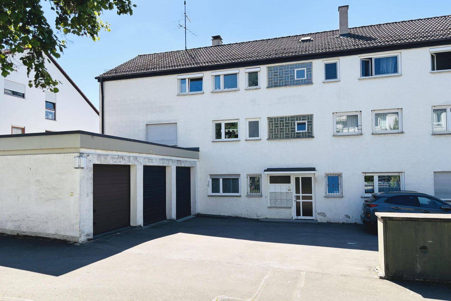 Freie 2-Zimmer-Wohnung mit Balkon und Garage in Bad Cannstatt – Stuttgart – Vorschaubild 2