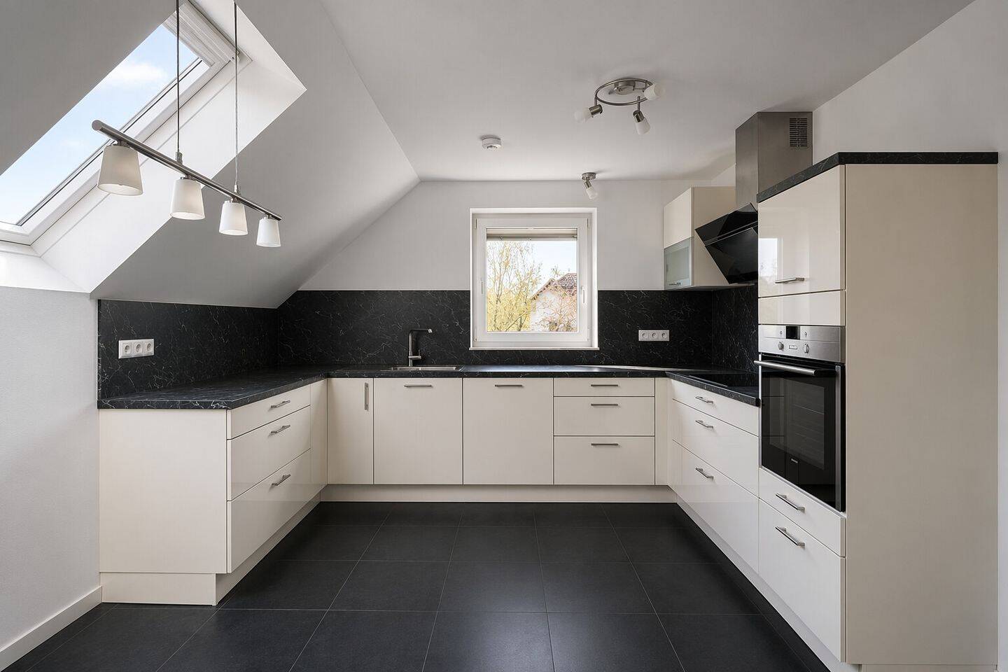 Stilvolle Maisonette-Wohnung mit viel Platz & Wohlfühlcharakter – Heilbronn – Vorschaubild 5