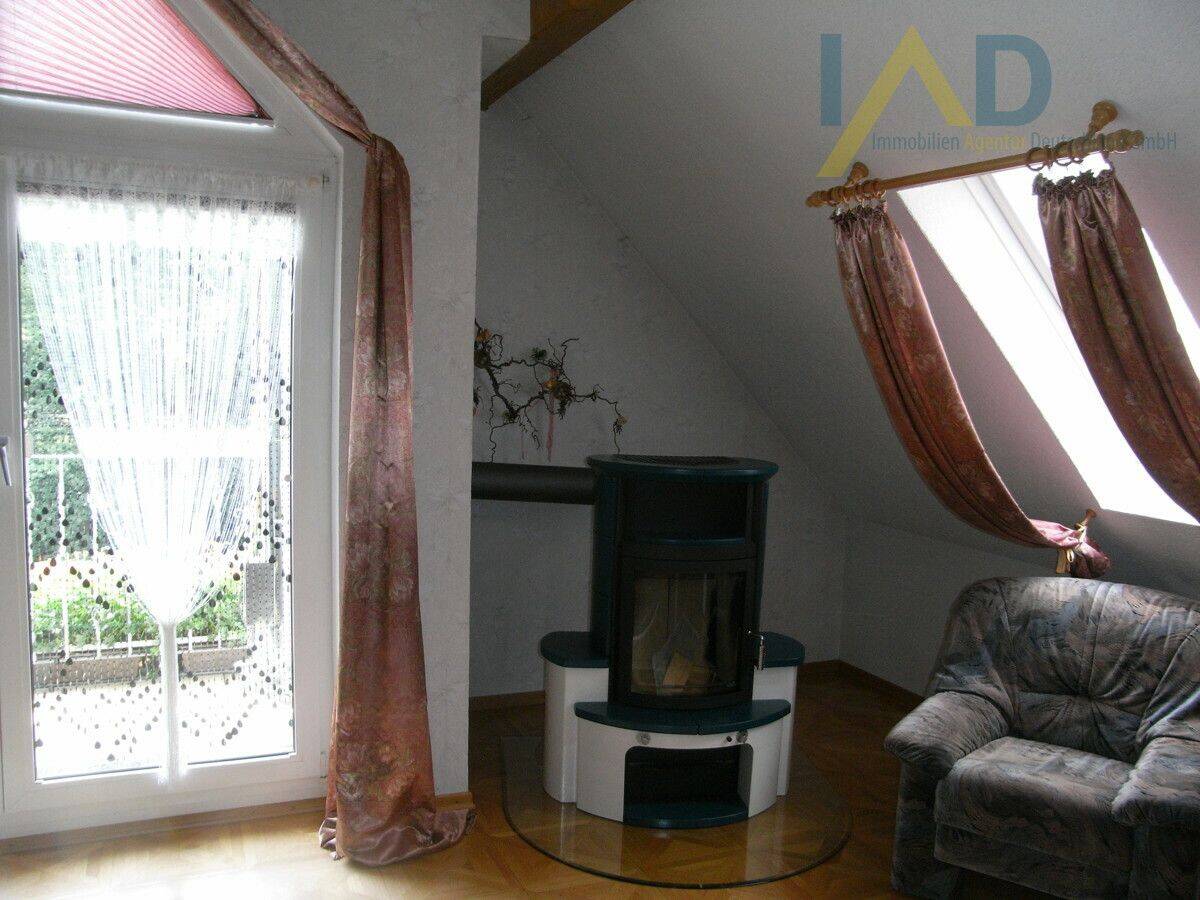 Wohnen im Thüringer Wald: Haus mit Einliegerwohnung und weitläufigem Grundstück