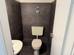 Provisionsfrei! Renoviert! 4-Zimmer-Wohnung mit Garten und Stellplatz! – 33739 Bielefeld – Vorschaubild 4
