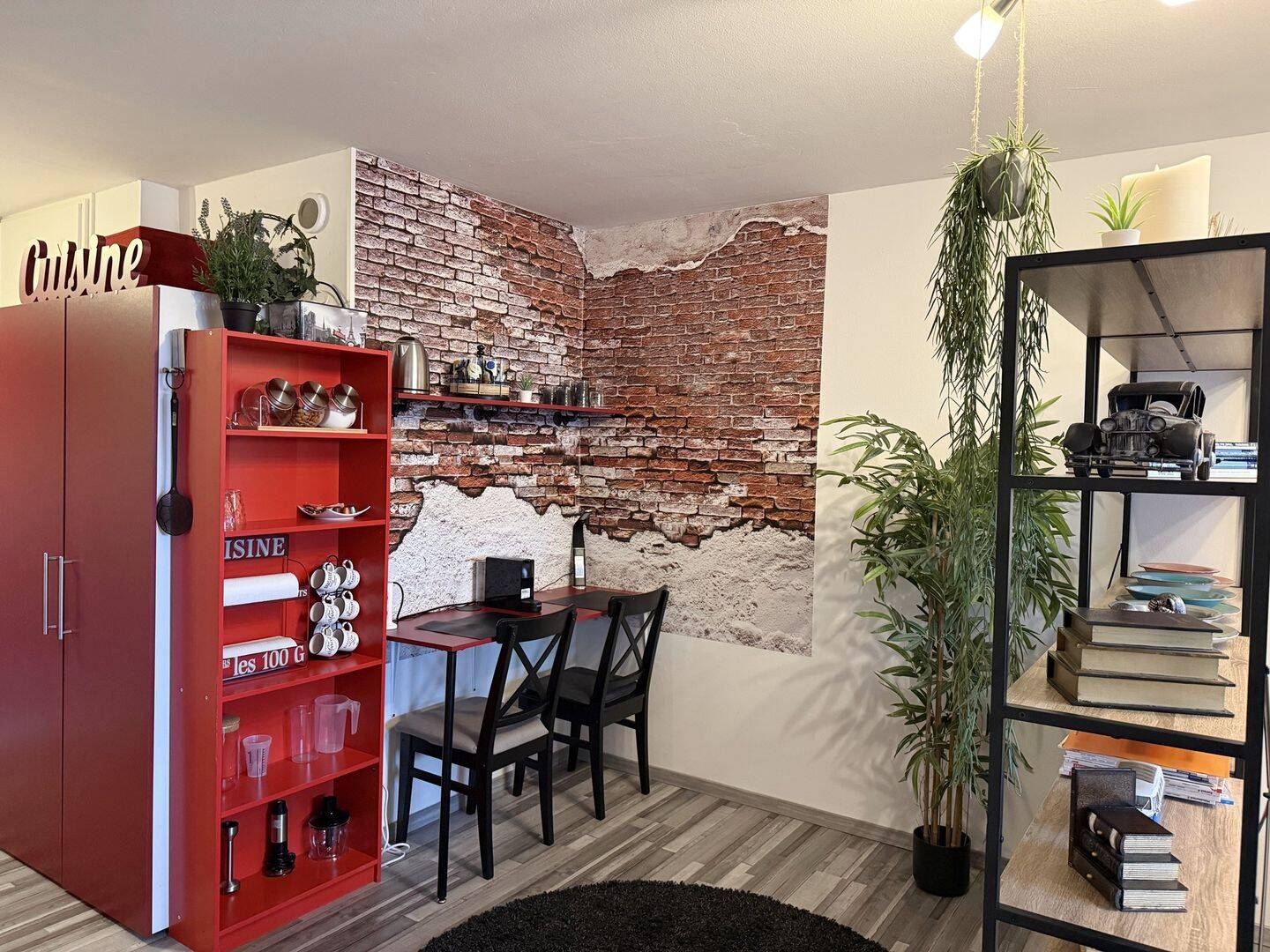 "Kuscheliges Nest" Gemütliches 1-Zimmer-Appartement mit freiem Blick und großer verglaster Ostloggia in München - Oly... – München – Vorschaubild 4