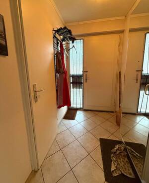 Einfamilienhaus Bungalow mit 142 m² Wfl.+ 90 m² Nfl. auf 650 m² großem Grundstück in ruhiger Lage! – 60439 Frankfurt am Main – Vorschaubild 2
