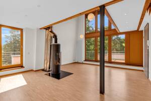 Direkt am Wasser - Architektonische Maisonette mit Galerie, Kamin, Wasserzugang in Neu-Venedig – 12589 Berlin – Vorschaubild 4