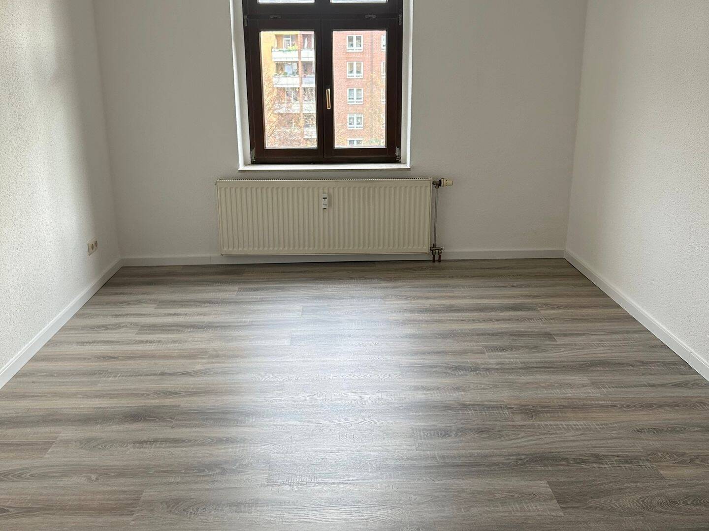 Erster Monat geschenkt! Helle 2-Zimmer- Wohnung mit EBK und Aufzug