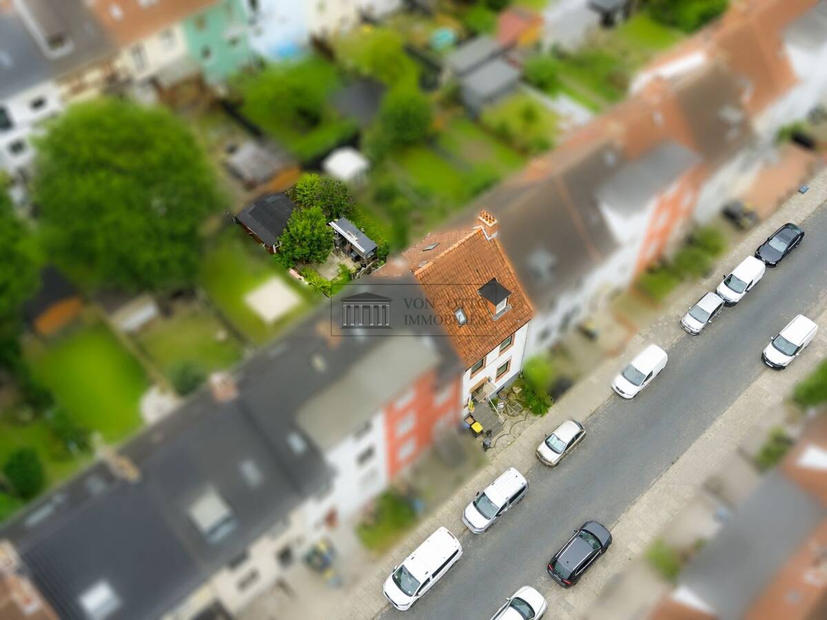 Großzügiges Reihenmittelhaus mit Garten und Potenzial zur individuellen Gestaltung – 28239 Bremen – Bild 1 von 9
