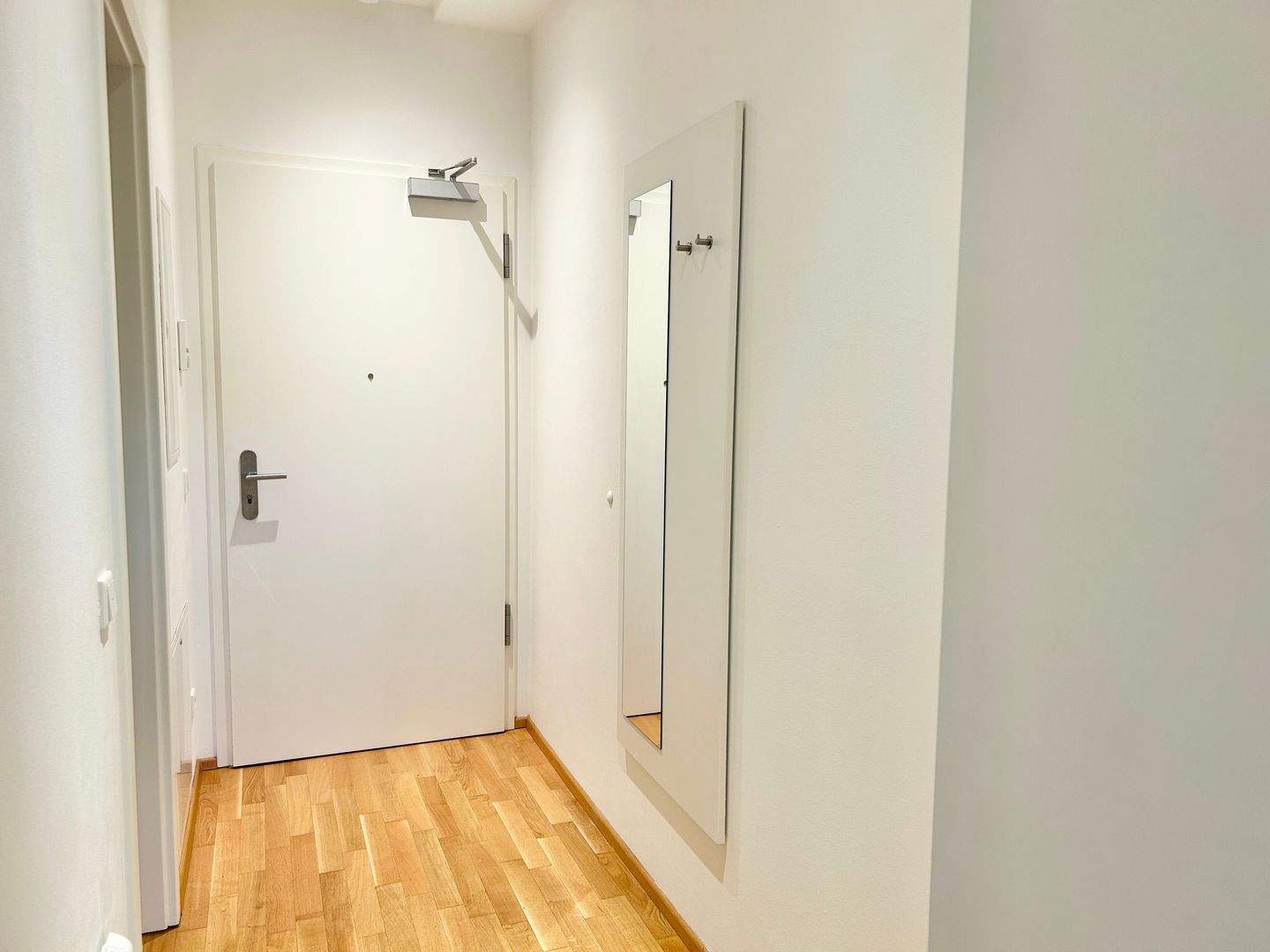***NICE LIVING*** TOP MODERNES VOLL MÖBLIERTES 1 ZIMMER APARTMENT MIT TERRASSE – Nürnberg – Vorschaubild 2