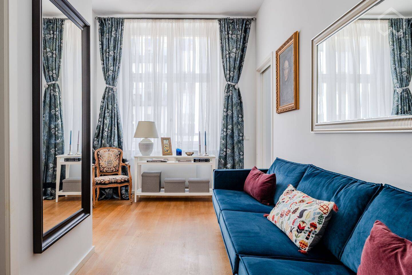 Stilvolles Appartement im Herzen Berlins (Mitte): Historisches Gebäude trifft modernes Design – Berlin – Vorschaubild 2