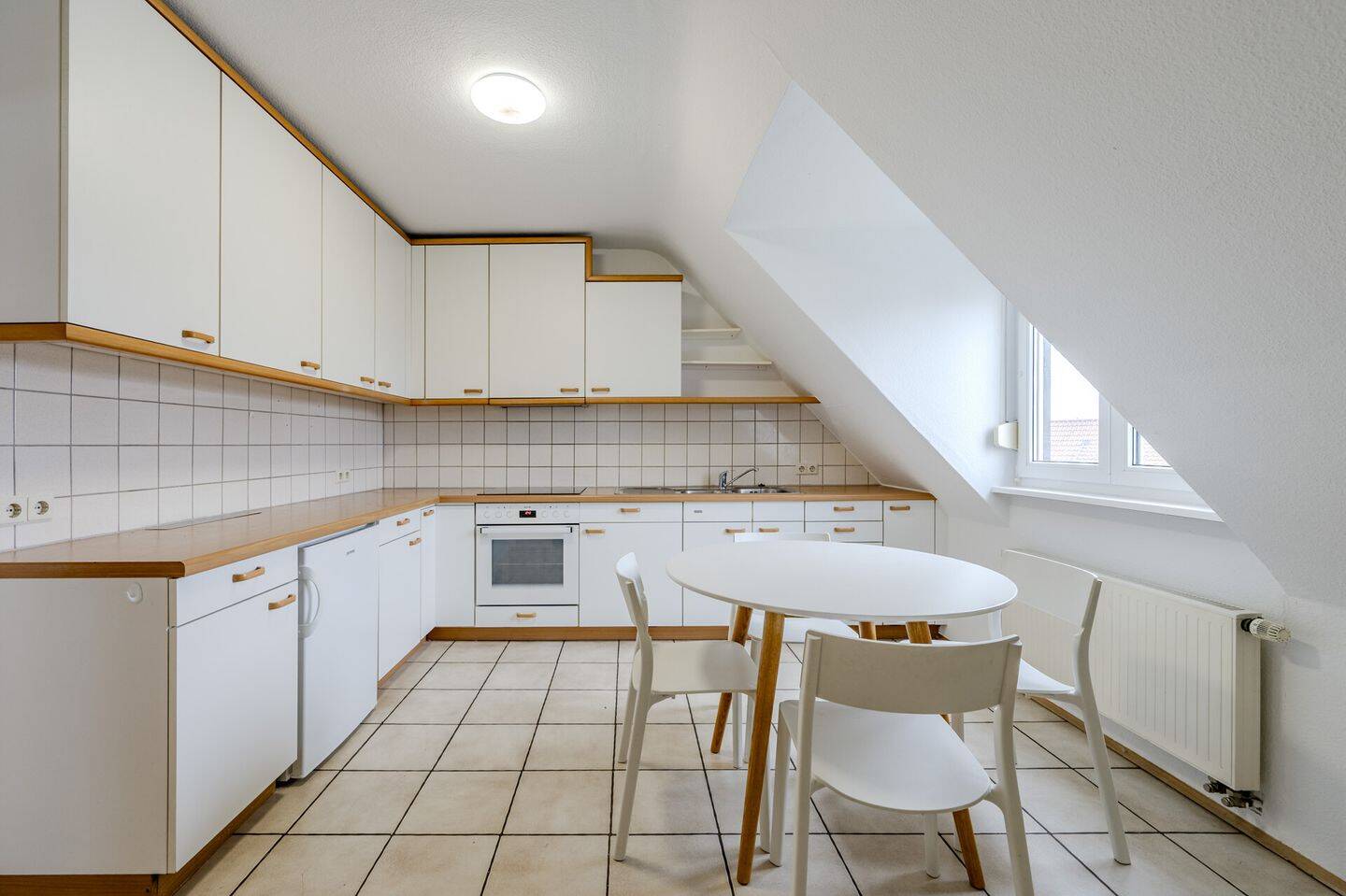Charmante 2,5-Zimmer-Dachgeschosswohnung in ruhiger Lage von Zuffenhausen – Stuttgart – Vorschaubild 7