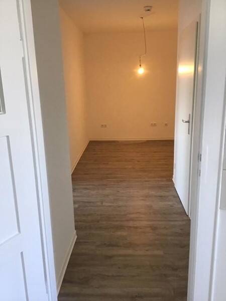 Aktion: Bei Anmietung bis 31.05.2026 schenken wir Ihnen einen 100,- Euro-Gutschein! Renovierte und gut geschnittene 2-Zimmer-Wohnung ab sofort frei – Nürnberg – Vorschaubild 4