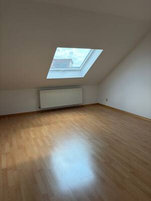 Zentrumsnah wohnen: Helle 4,5 Raum-Dachgeschosswohnung mit sonniger Terrasse – 99085 Erfurt – Vorschaubild 7