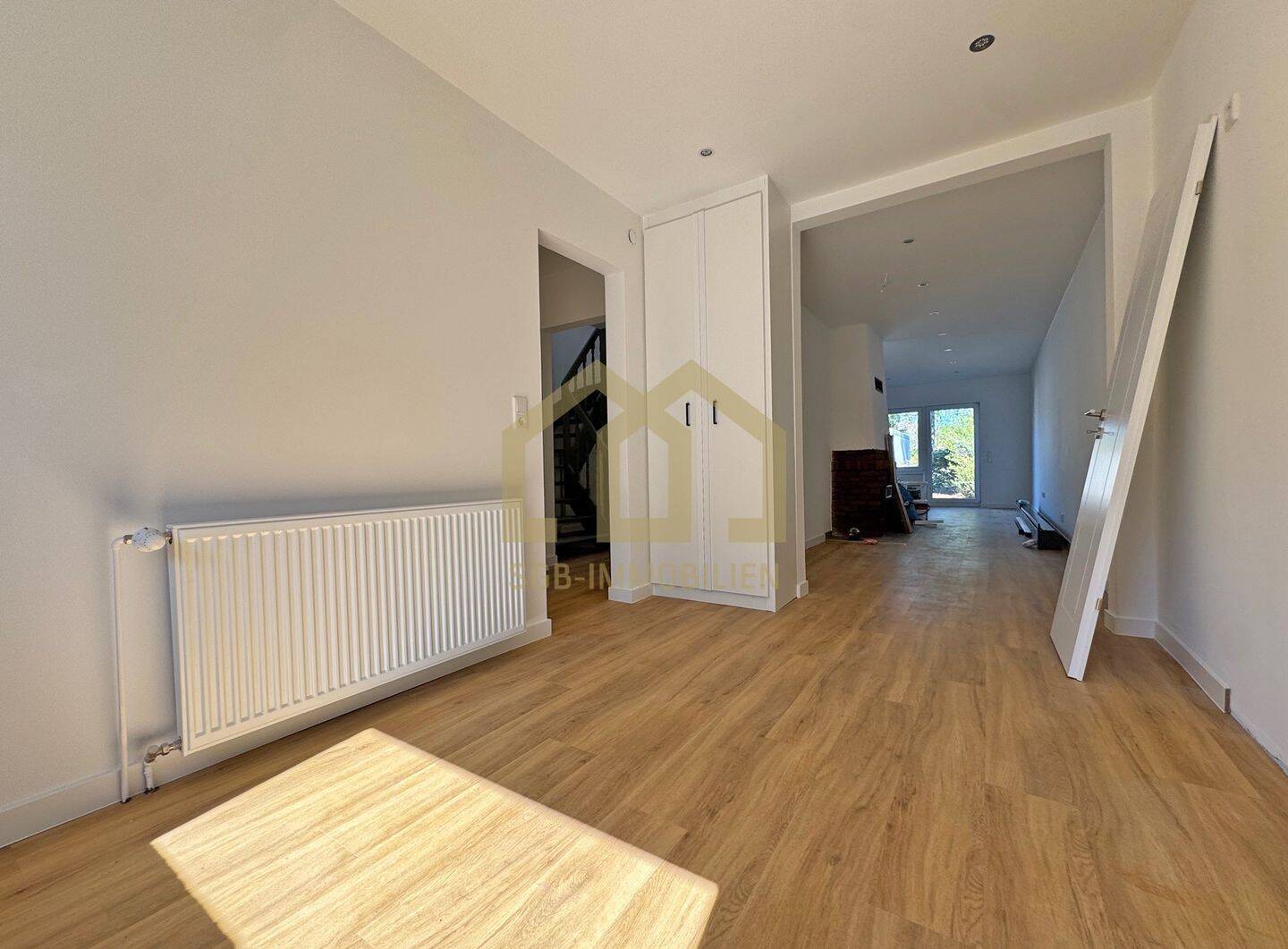 Saniertes Endhaus mit großem Garten, Kamin, Garage und moderner Ausstattung – Bremen – Vorschaubild 4