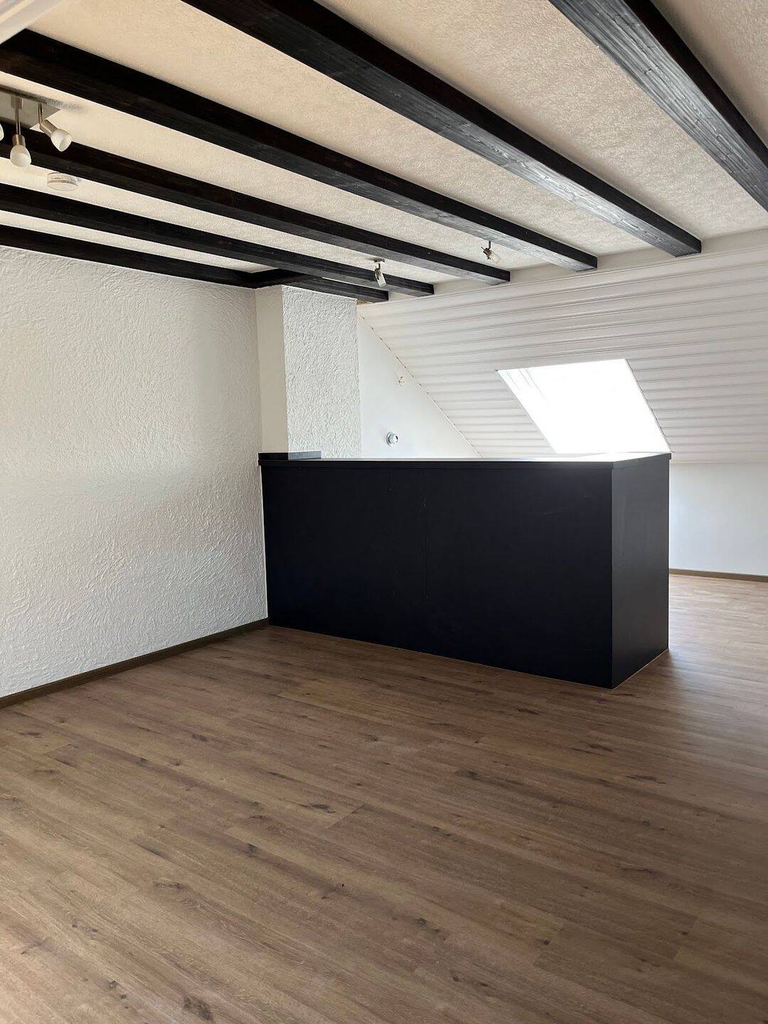 Frisch renovierte 2-Zimmer Dachgeschosswohnung mit Charme in Giesenkirchen -offener Kamin – Mönchengladbach – Vorschaubild 5