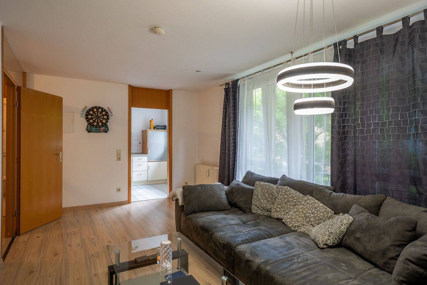 Vermietete Zwei-Zimmer-Wohnung mit TG-Stellplatz in S-Nord
