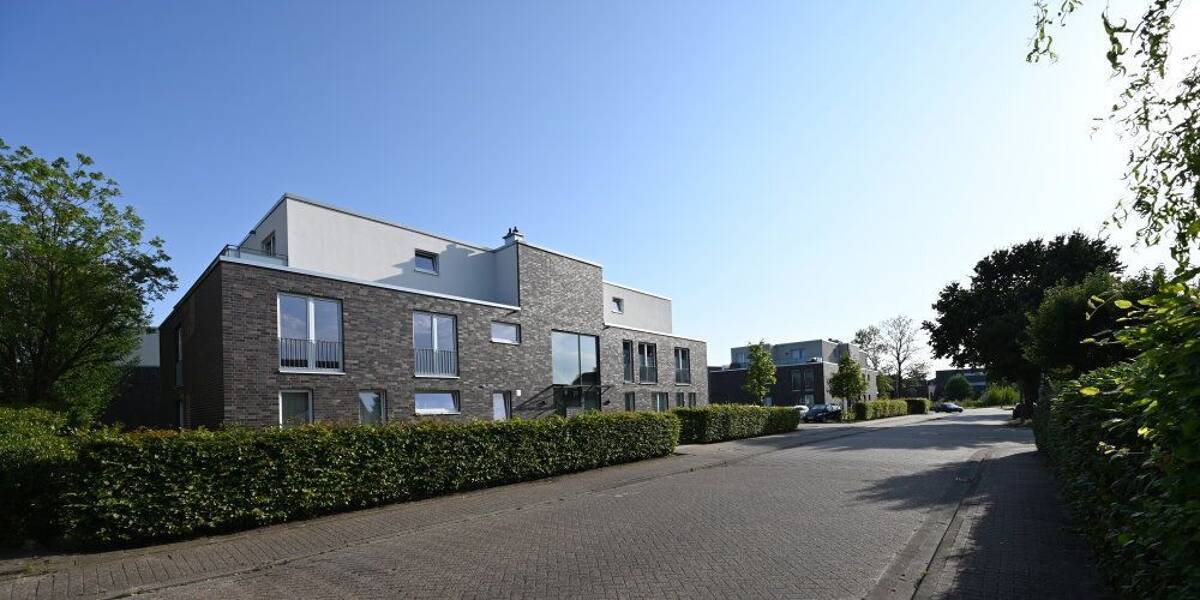 Lukrative Kapitalanlage | Gepflegte Wohnanlage mit 8 gut vermietbaren Wohneinheiten – 26127 Oldenburg – Bild 1 von 3