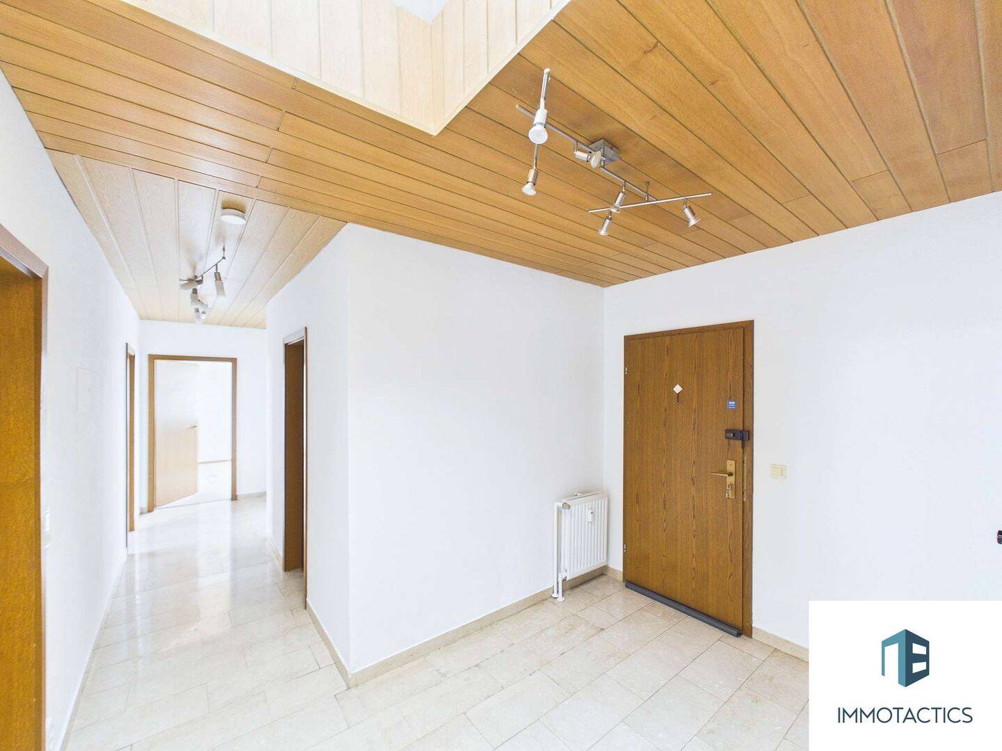 Großzügige 3-Zimmer-Wohnung mit zwei Loggien, Carport, Keller und viel Potenzial in Mainz-Hechtsheim – Mainz – Vorschaubild 4