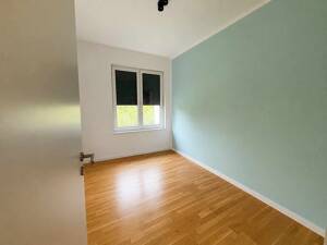 Moderne 3-Zimmer-Wohnung mit offenem Wohnkonzept, 2 Bädern, neuer Einbauküche und eigenem Garten! – 14469 Potsdam – Vorschaubild 8