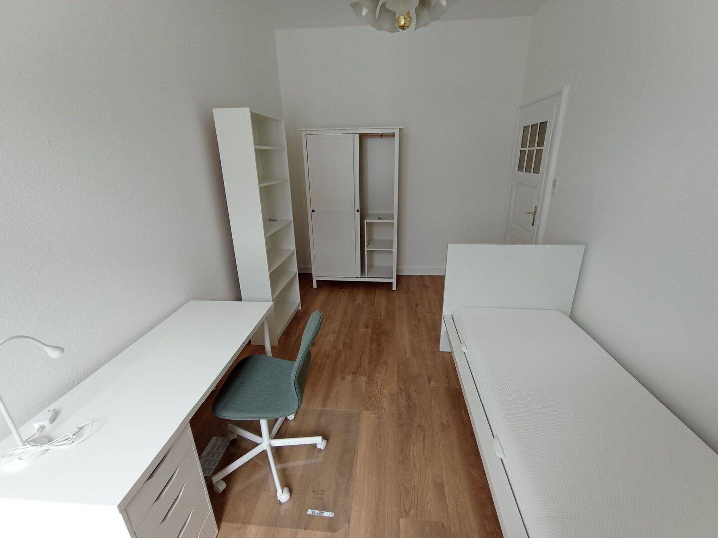 Möbliertes WG-Zimmer in Karlsruhe-City – Karlsruhe – Vorschaubild 3