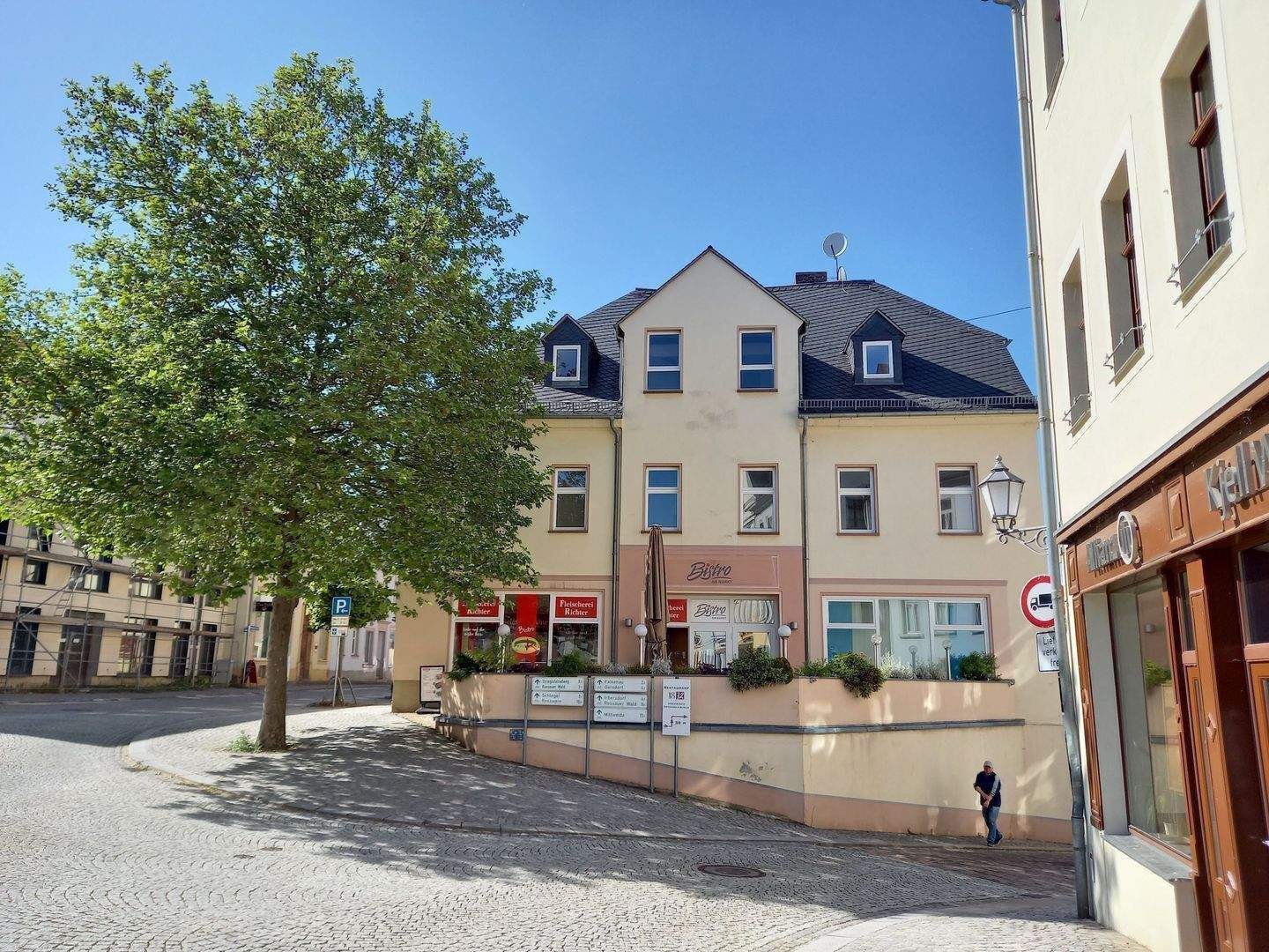 helle gemütliche 1 Raum Wohnung über den Dächern der Stadt