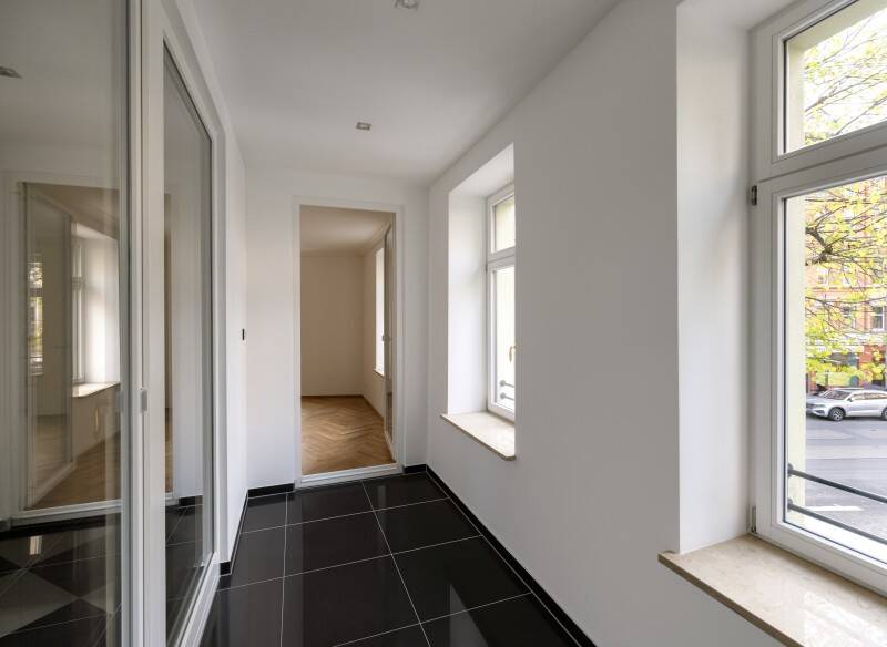 Hochwertig sanierte 2-Zimmer-Wohnung mit Wintergarten im traumhaften Altbau ! – Chemnitz – Vorschaubild 4