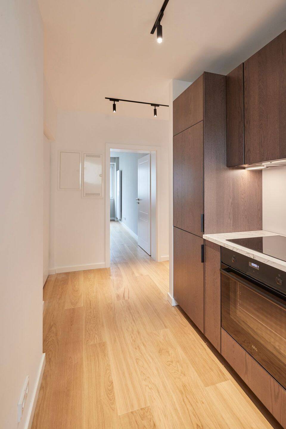 Erstbezug nach Sanierung - 3 Zimmerwohnung mit Balkon direkt zwischen Kudamm und dem Tiergarten – Berlin – Vorschaubild 9