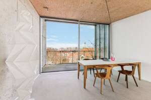 Zwei Ebenen. Klare Architektur. Wohnen über Bilk mit Blick in die Baumkronen. – 40223 Düsseldorf – Vorschaubild 2