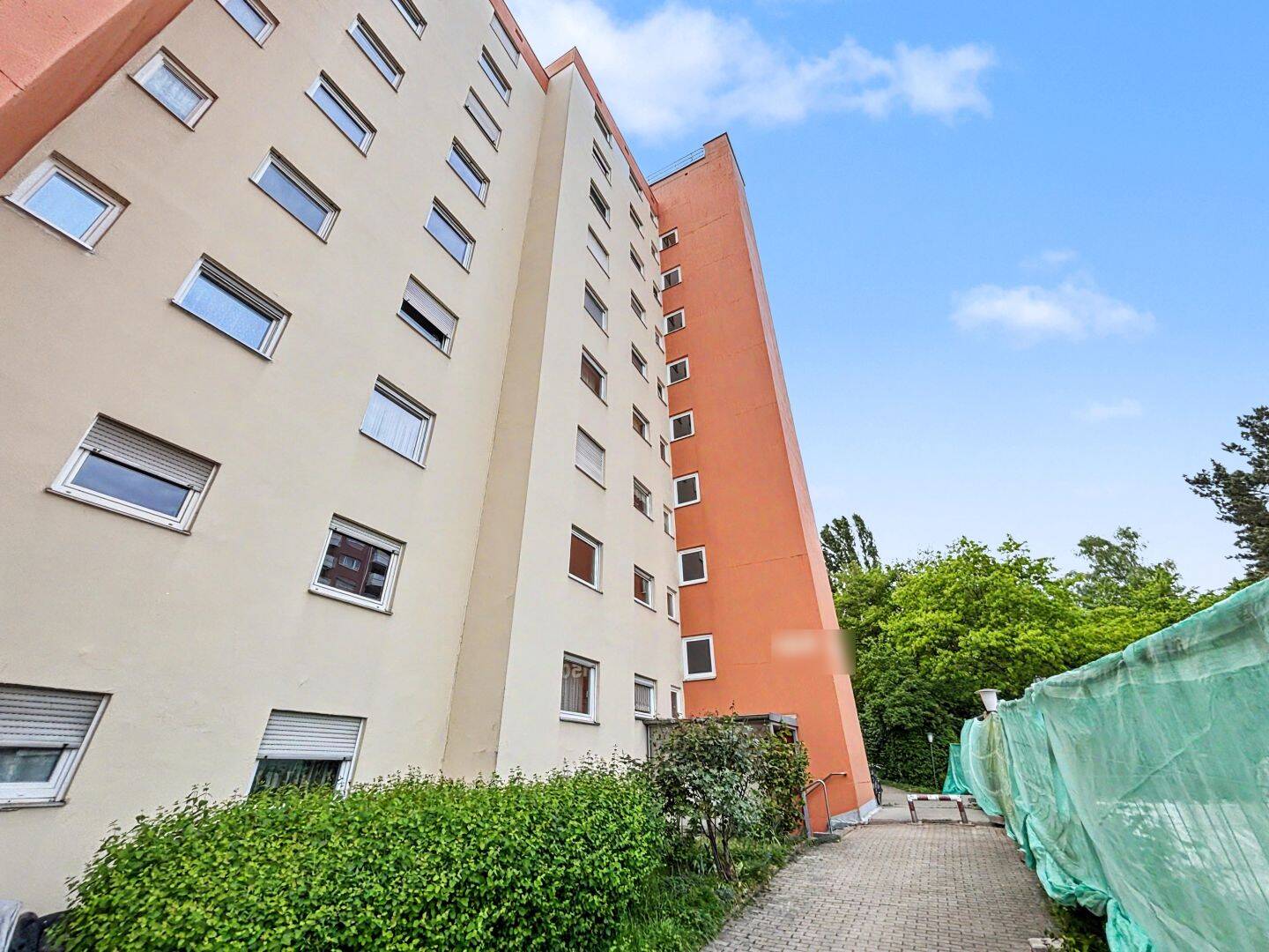 Moderne 3,5 Zimmer Wohnung mit Loggia, neuem E Stellplatz & Aufzug in Stuttgart Möhringen – Stuttgart – Vorschaubild 2