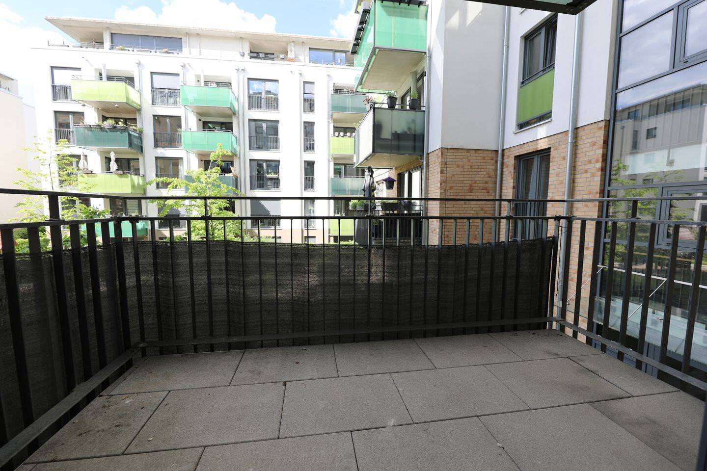 HOCHWERTIGE EINBAUKÜCHE, PARKETTBODEN & FUSSBODENHEIZUNG - 2 BALKONE - AUFZUG & TG-STELLPLATZ – Berlin – Vorschaubild 5