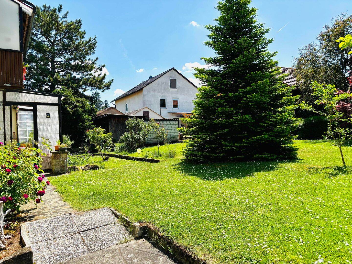 Sie wünschen sich viel Platz? Gepflegtes 2 Fam.-Haus mit Garage und Garten im ruhigen, sonnigen Grün, Wfl. 160m², Grund 642m² – Königsberg in Bayern – Vorschaubild 7