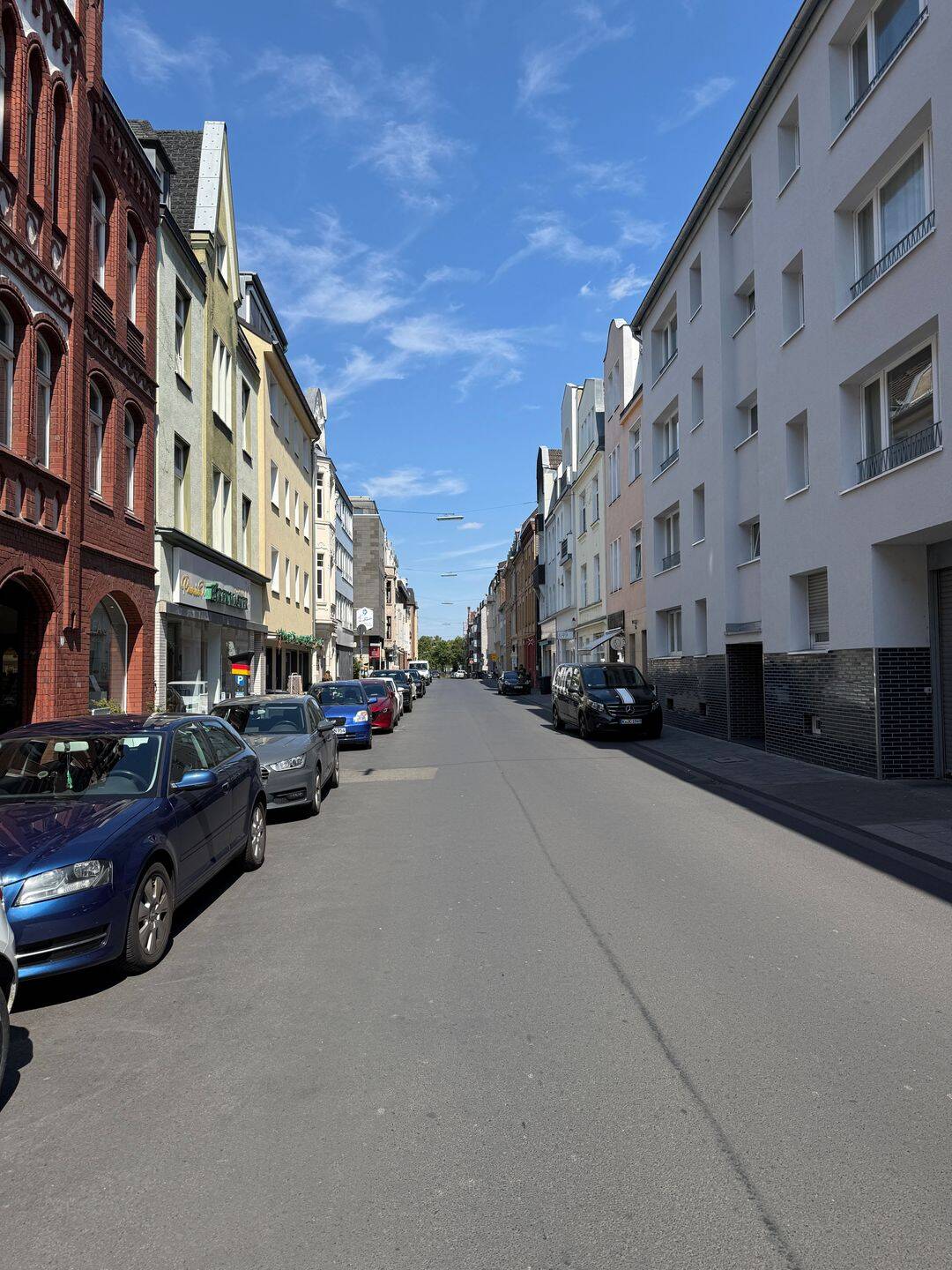 Kompakte Wohnung mit Balkon im Kölner Süden (Bayenthal) - ideal für Erstkäufer oder Anleger – Köln – Bild 1 von 9