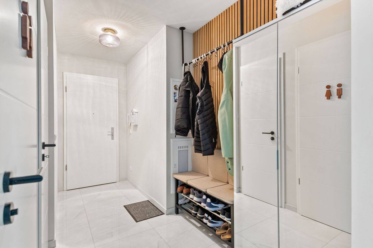 Hochwertig kernsanierte 3-Zimmer-Eigentumswohnung mit offener Wohn/-Essküche, Terrasse & Stellplatz – Berlin – Vorschaubild 7