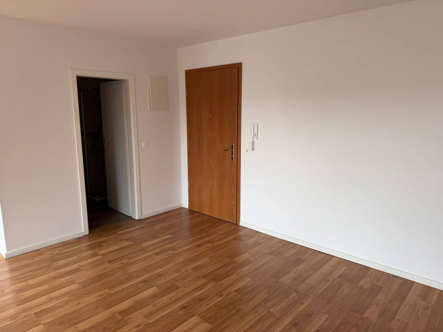 Helle 1-Zimmer Wohnung im Dachgeschoss nahe Hauptbahnhof – Lübeck – Vorschaubild 3
