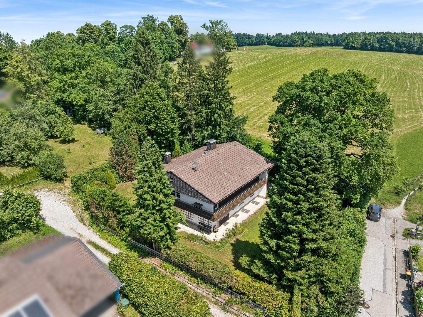 Bad Tölz: Spacious single or two-family home in an absolutely prime, peaceful location – Bad Tölz – Bild 1 von 9