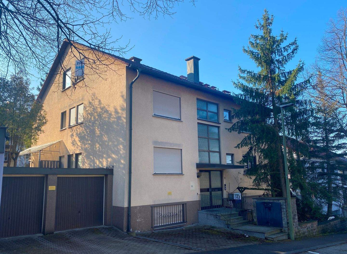 ++Freistehendes Mehrfamilienhaus in Würzburg-Versbach++