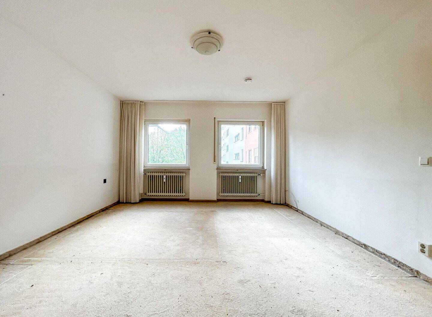 Sanierungsbedürftige 2-Zimmer-Wohnung mit Balkon & Aufzug in Fürth – Fürth – Vorschaubild 5
