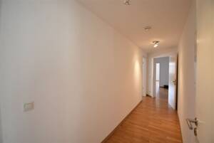 Mitten in Oberkassel! 3-Zi-Altbauwohnung zu vermieten – 40545 Düsseldorf – Vorschaubild 2
