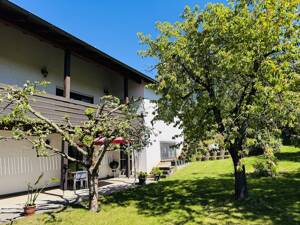 Landidylle trifft Stadtnähe - großzügiges Familienhaus mit Potenzial zum Zweifamilienhaus – 91054 Erlangen – Vorschaubild 2