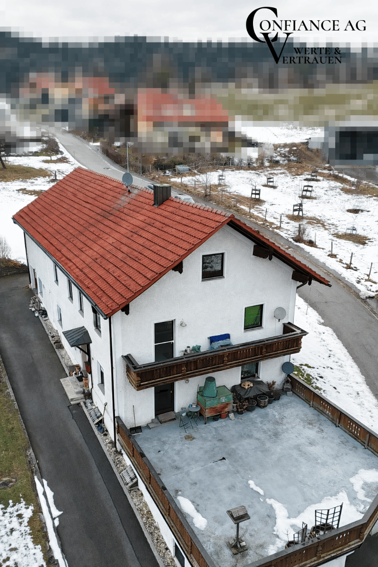 Zweifamilienhaus mit großem Potenzial für Handwerker und Gestalter – Untergriesbach – Vorschaubild 2