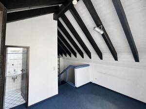 Großzügiges Reihenendhaus mit außergewöhnlich viel Platz in Split-Level-Bauweise! – 65931 Frankfurt am Main – Vorschaubild 5