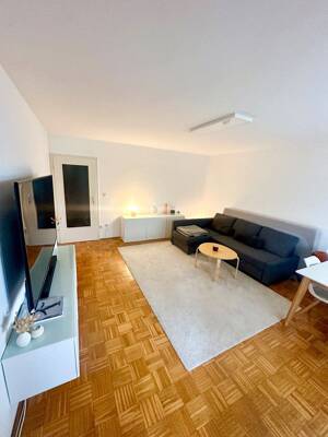 Bezugsfreie 2-Zimmer-Wohnung mit renoviertem Balkon & Fenster in Berg am Laim - provisionsfrei – 81673 München – Vorschaubild 6