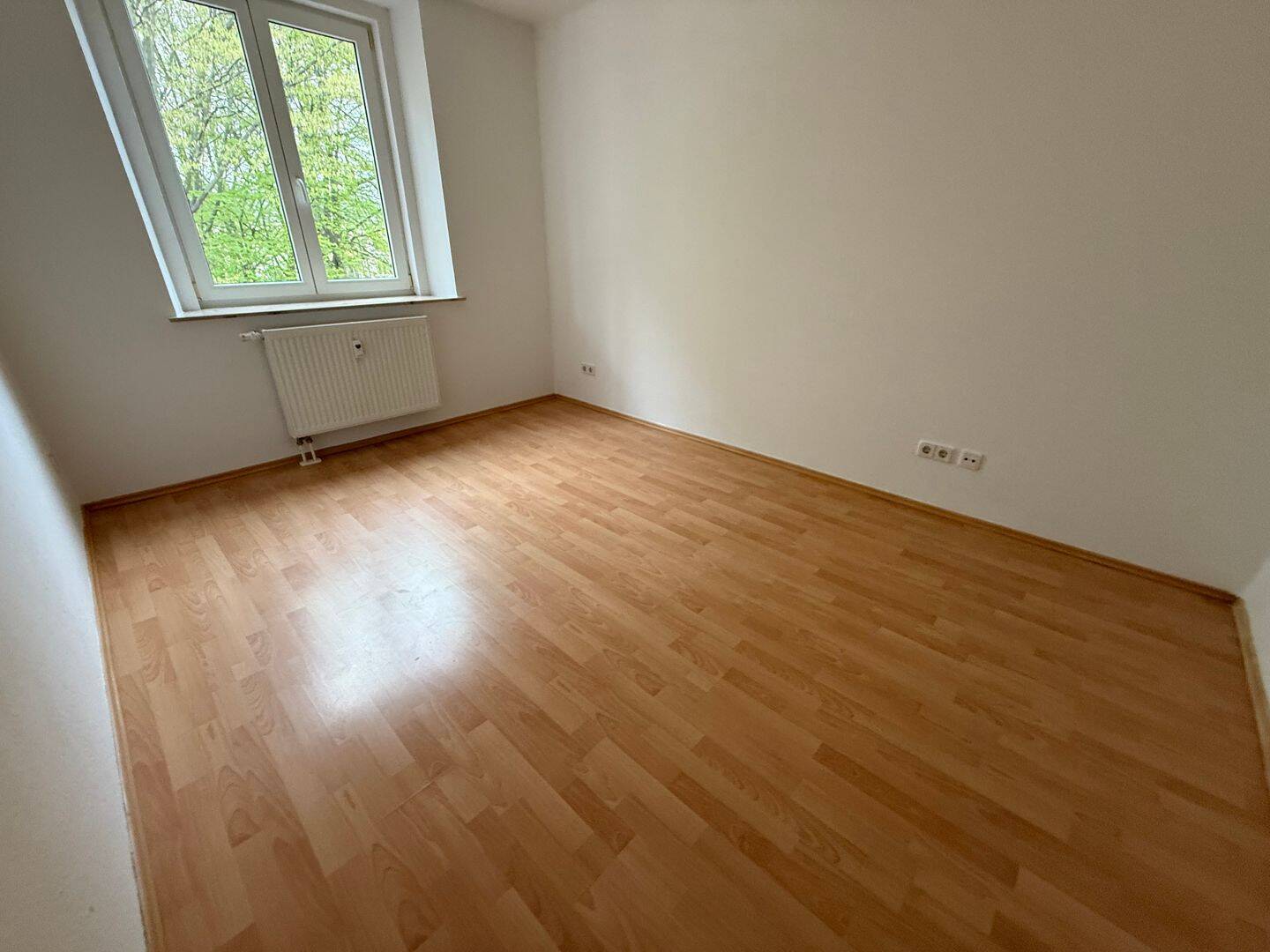 Wohnen an der Humboldthöhe im 1. OG - Haus mit 3 Wohneinheiten ! – Chemnitz – Vorschaubild 8