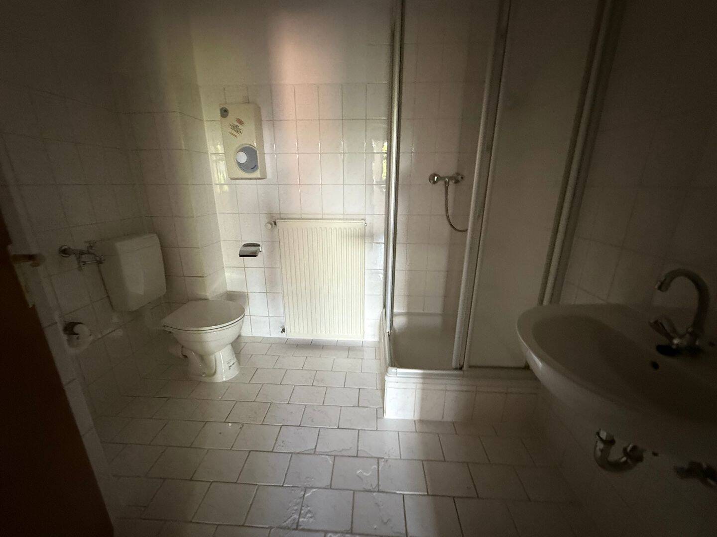 2. OG oder 3.OG / Bad mit Dusche / Laminat / City-Nah – Chemnitz – Vorschaubild 8