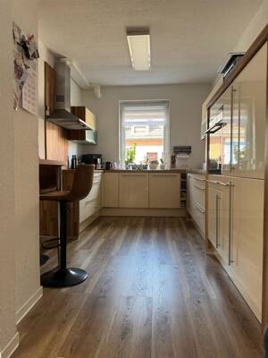 Modernisiertes Reihenmittelhaus in ruhiger Lage: 4 Zimmer und Dachterrasse -- hier können Sie sofort einziehen! – 28239 Bremen – Vorschaubild 4