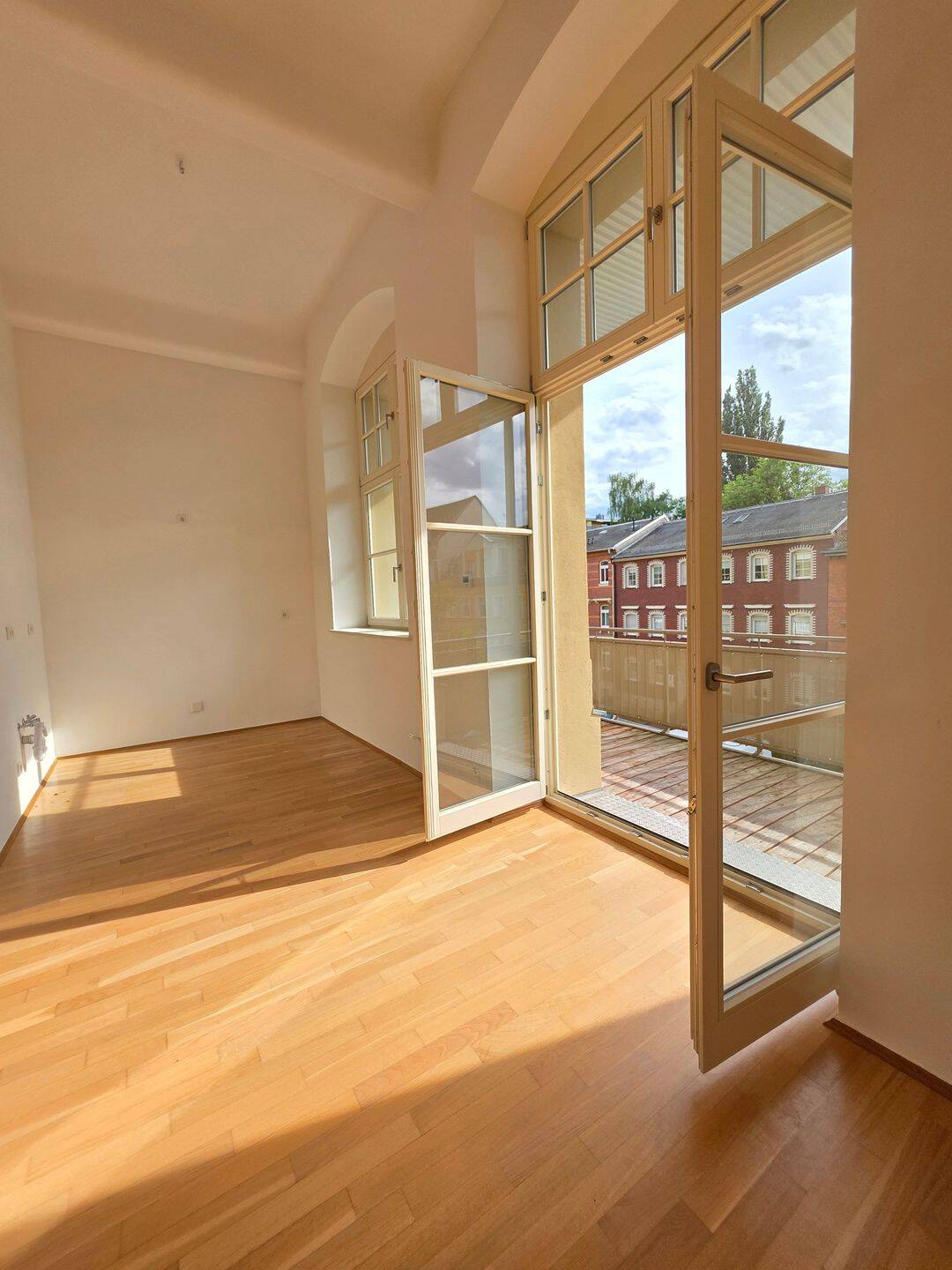 SOFORT frei Maison Chopin - helle 2 Zimmer Wohnung mit Balkon und EBK – Chemnitz – Vorschaubild 2
